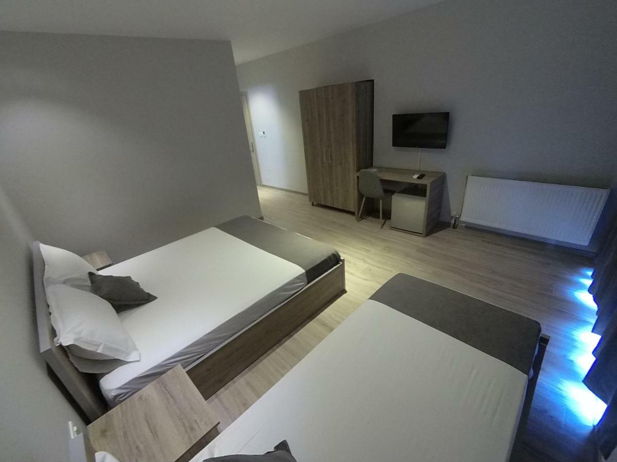 Hotel Vila Nino Berat Exteriér fotografie